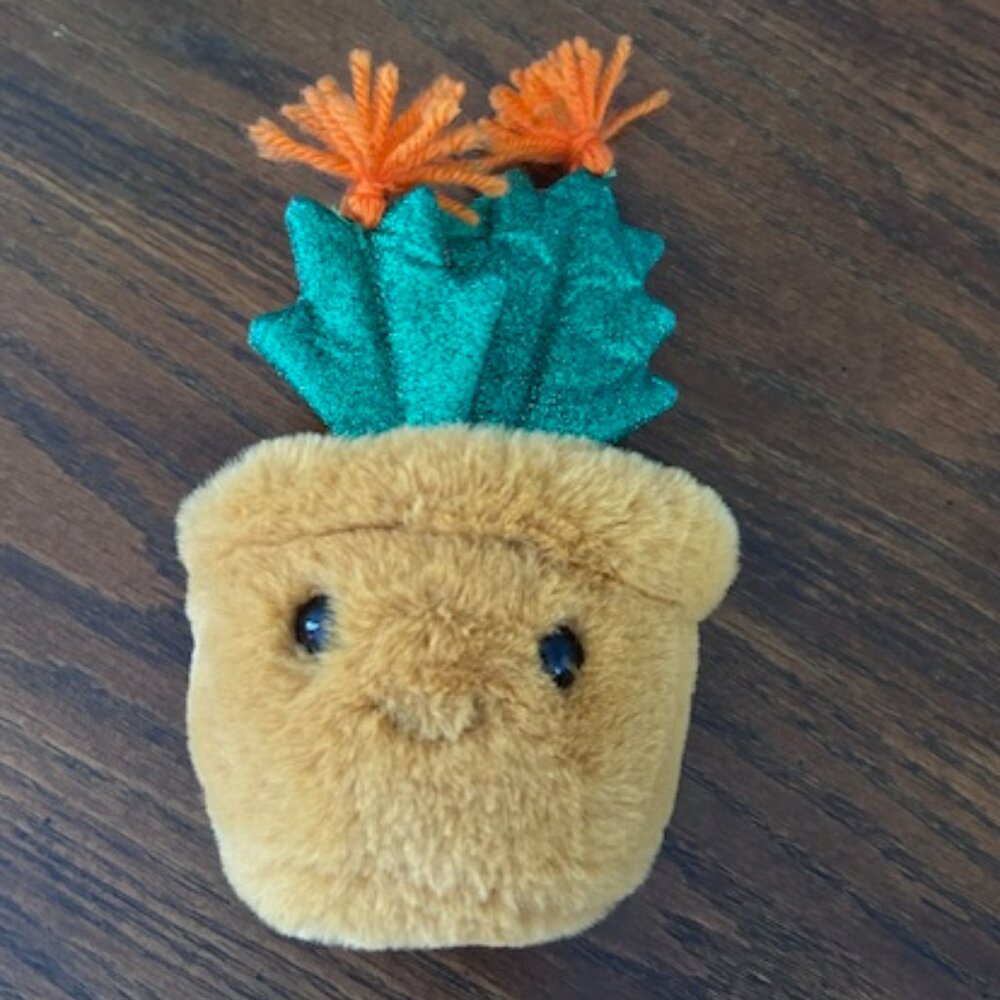 🪴FAO Scwharz 7" Plush Christmas Cactus
